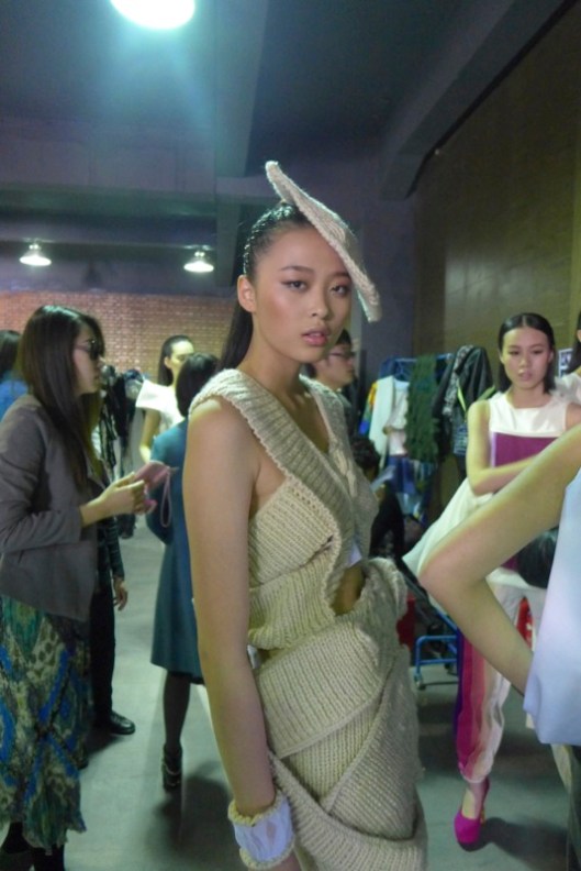 孙_鑫 - The model in a design from a Donghua student