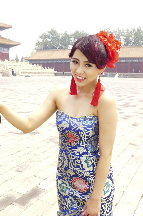 Belle du Jour in her lovely silk brocade dress. 