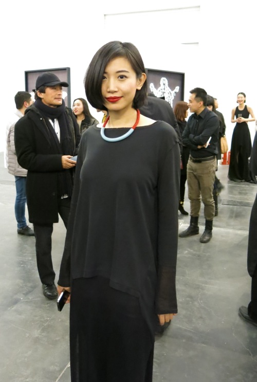 The lovely Kong Lingnan, chic simplicity, as always. 